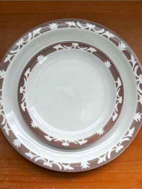 Syracuse China NUTMEG Floral Rim Set, Dinner/Sandwich plates